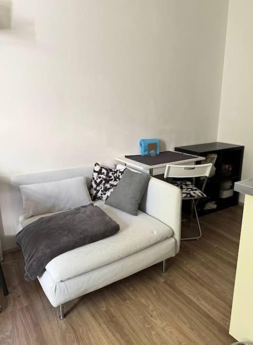 Ferienwohnung Cozy Karlin Prag Exterior foto