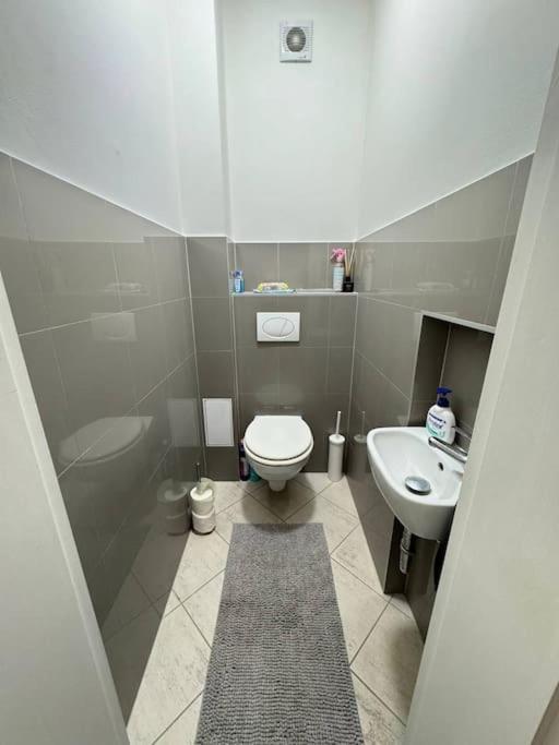 Ferienwohnung Cozy Karlin Prag Exterior foto